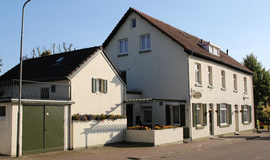 Walnut Lodge Bed & Breakfast Noorbeek Kültér fotó
